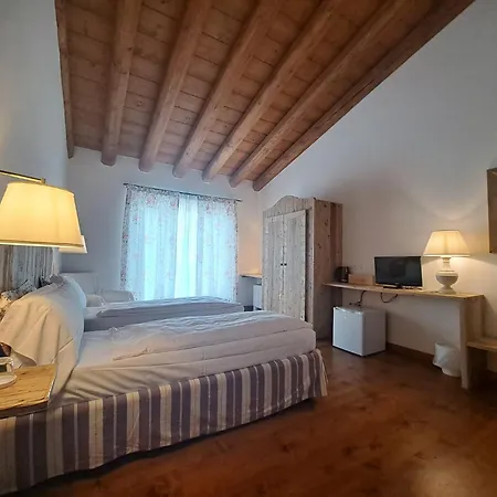 La Vineria Di San Mattia Villa Verona Room photo